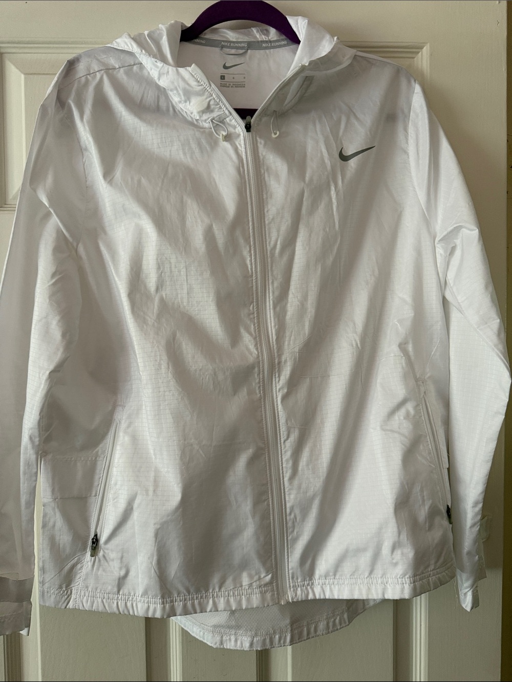 Nike White Hooded Lightweight Windbreaker with Silver Swoosh